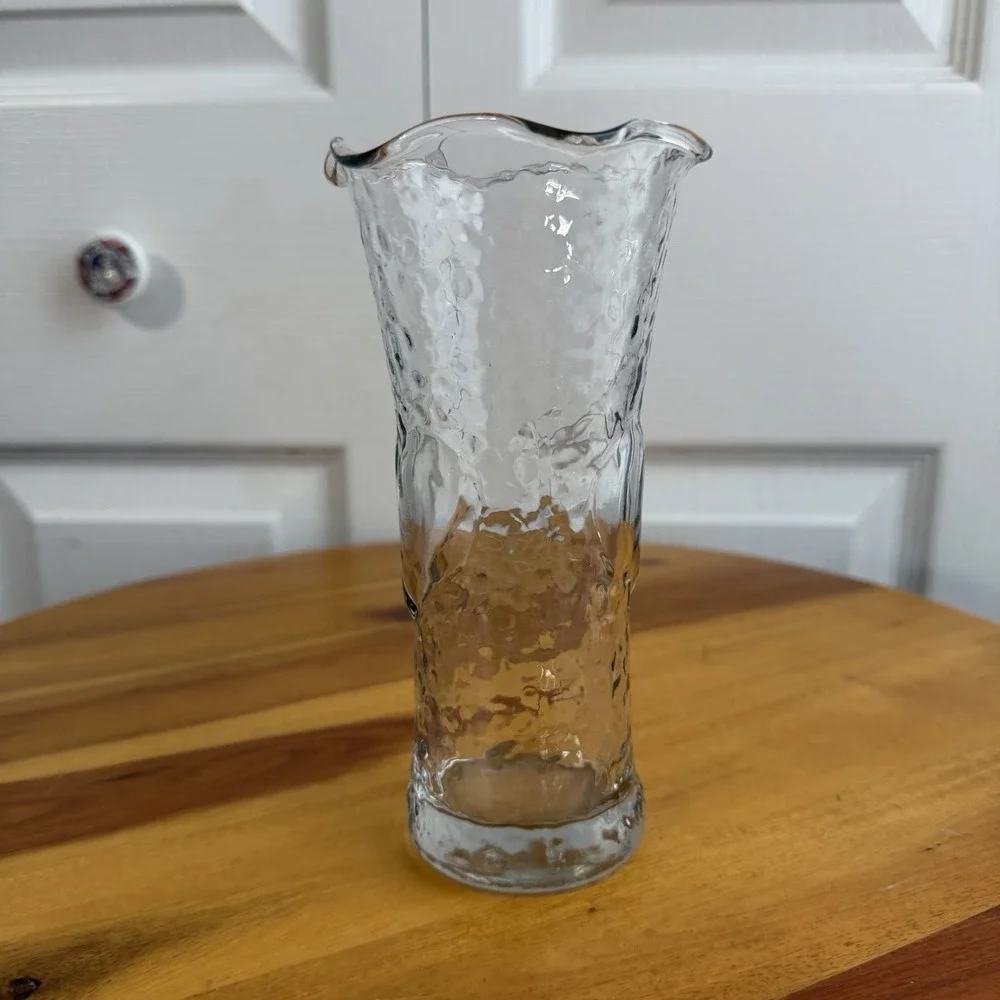 Anchor Hocking Clear‎ Textured Glass Flower Vase Heart Imprint Ruffle Edge VTG
